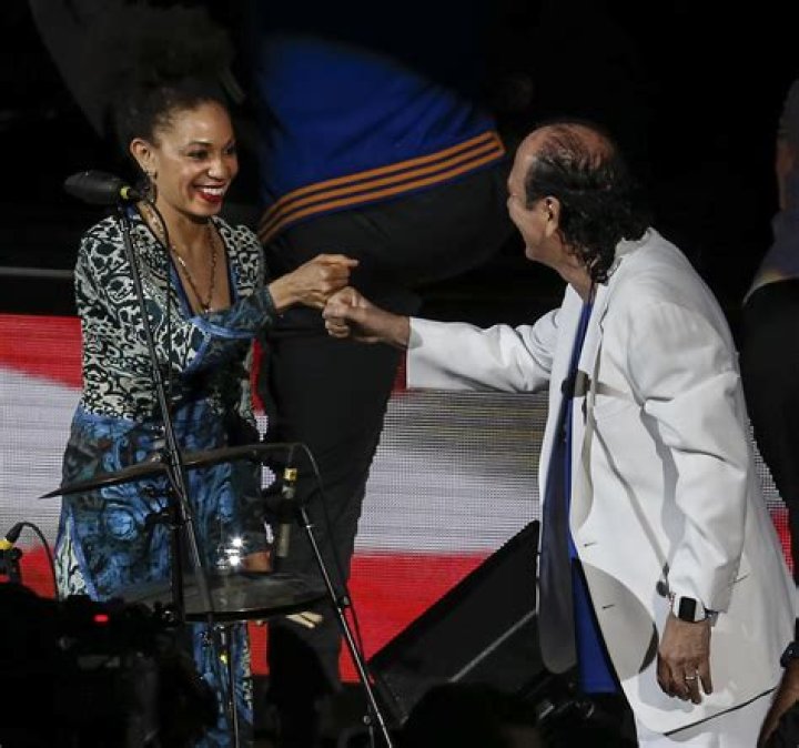 Carlos Santana Wife: Cindy Blackman Wikipedia, Net Worth, Family, Songs, Husband