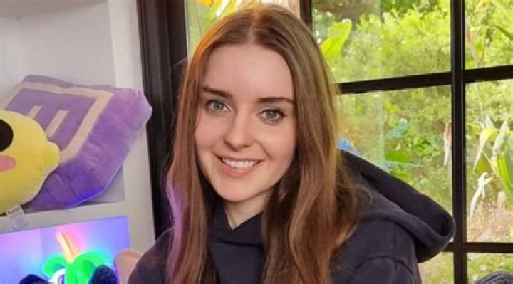 Grace Mulgrew (Youtuber) Wiki, Bio, Age, Height, Weight, Boyfriend, Net Worth, Facts