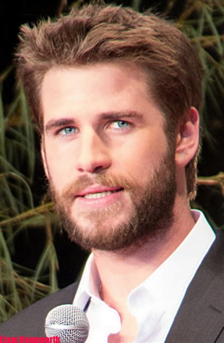 Liam Hemsworth Height, Weight, Age, Wife, Biography, Net Worth