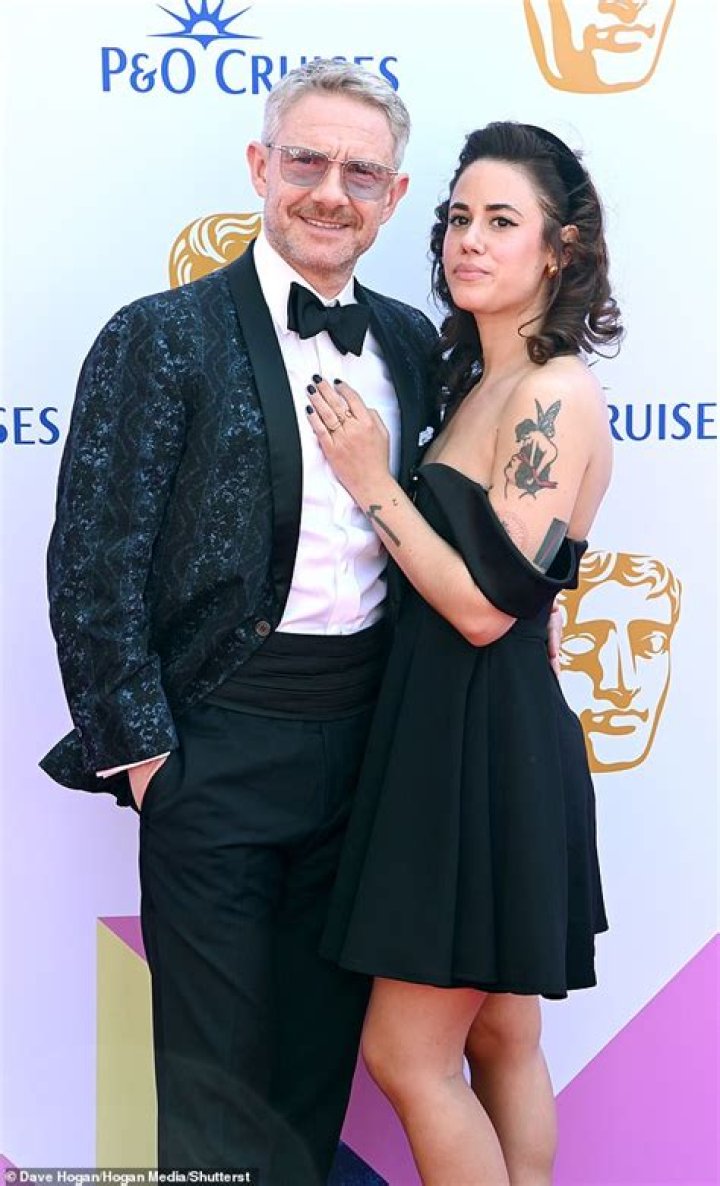 Martin Freeman: Wife, net worth, tattoos, smoking & body facts