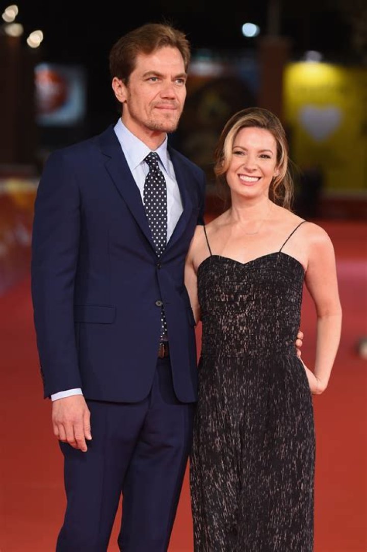 Michael Shannon: Wife, net worth, tattoos, smoking & body facts