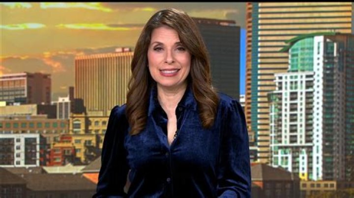 Michele Gile Bio-Wiki, Age, Height, Family, KCAL9, CBS, Husband, Salary and Net Worth