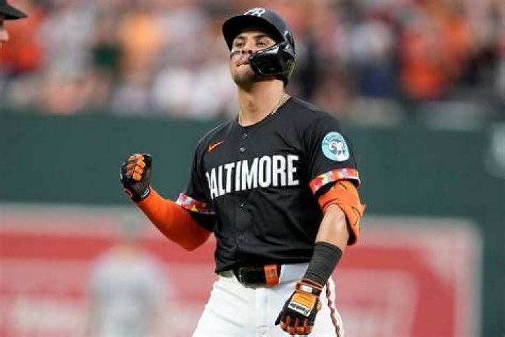 Ramón Urías Brother, Height, Salary, Net Worth, Contract, Scouting Report