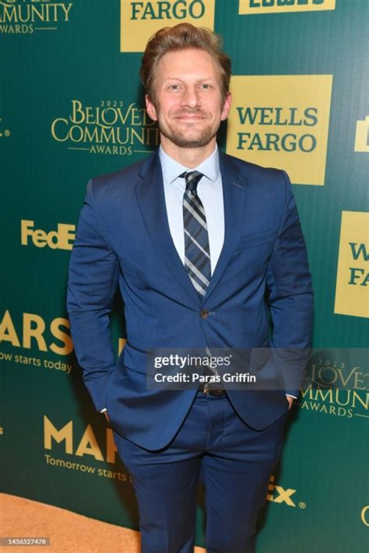 Tanner Thomason Bio, Wiki, Height, Birthday, Gay, Wife, Partner, Fear Inc, Dish Nation and Net Worth