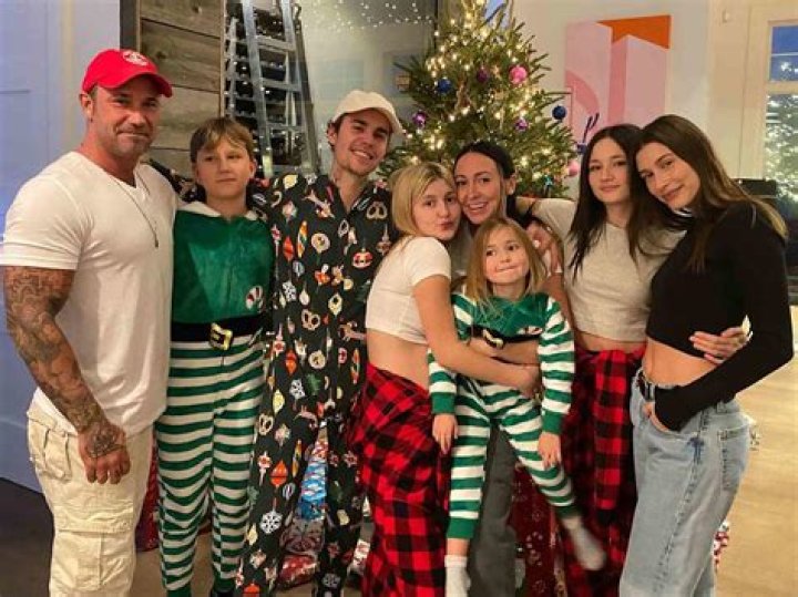 The Ark: Christina Wolfe Has Kids With His Partner Drew Campbell? Family And Parents