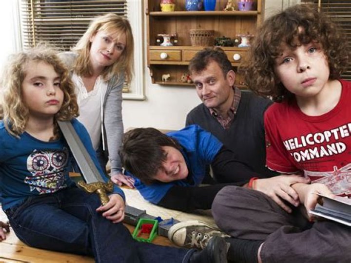 What Happened To Leslie Marshall’s Children? Story Of Child Death And Outnumbered Cast Details