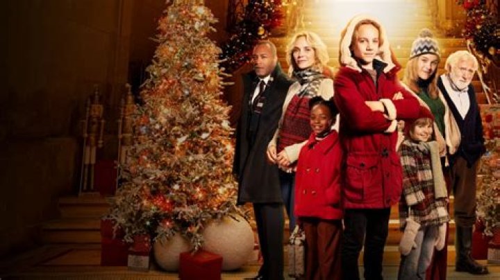 Who Is Amber Metdepenningen? Meet The Cast Of The Claus Family 2 On Instagram