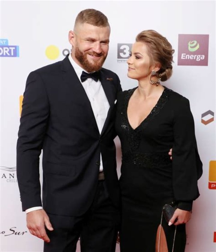 Who Is Jan Błachowicz’s Wife Dorota Jurkowska? Dorota Jurkowska Age, Wikipedia, Instagram