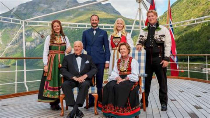Who Played The King Of Norway In Vikings? What Did Peter Franzen Play In?